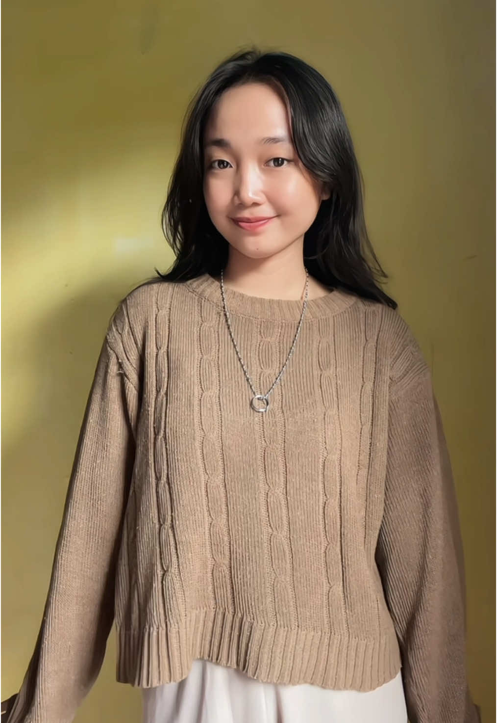 Rajut sebagus ini cuma 30 ribu harus masuk list fav outfit sih🤍🎀 #OOTD #rajut #atasanwanita #ootdideas #mixnmatch #croptop #outfitinspo #stylekorean #cardigan #rekomendasioutfit #fashion 