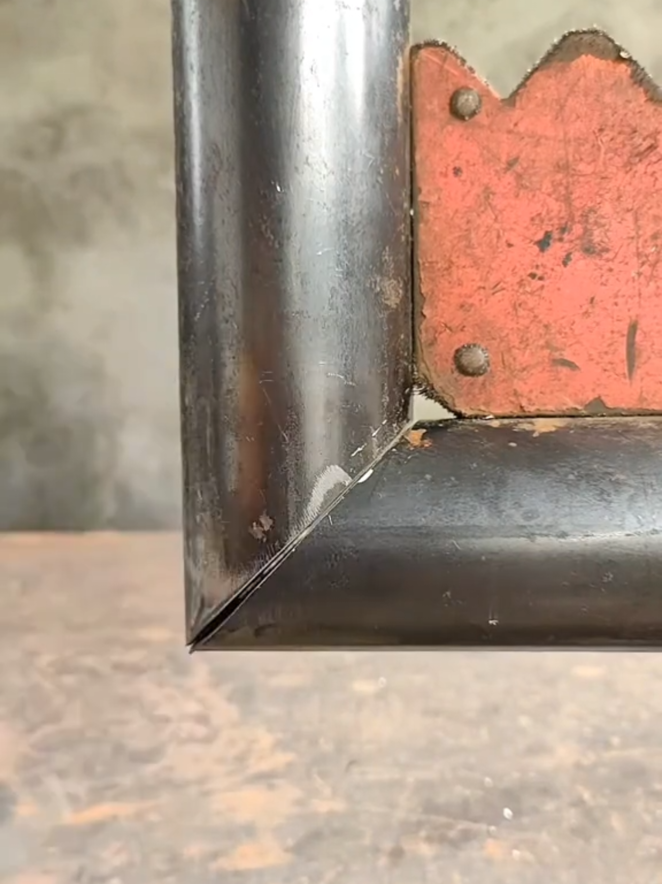 how to make and cut a 90 degree pipe if you don't have a bench cutting machine. #Welding #Welder #WeldingCreativeTools #WeldingLife #Amazing #TipsAndTricks #DIY  #WeldingCommunity #MetalWorking #StickWelding #ArcWelding #Technique #ShieldedMetalArcWelding #WeldingEducation #WeldingTraining #Fyp #WeldingIndustry #WeldingCareers #WeldingSafety #WeldingArt  #WeldingProjects #CuttingSkills #Weldinglnspiration #WeldingMotivation 