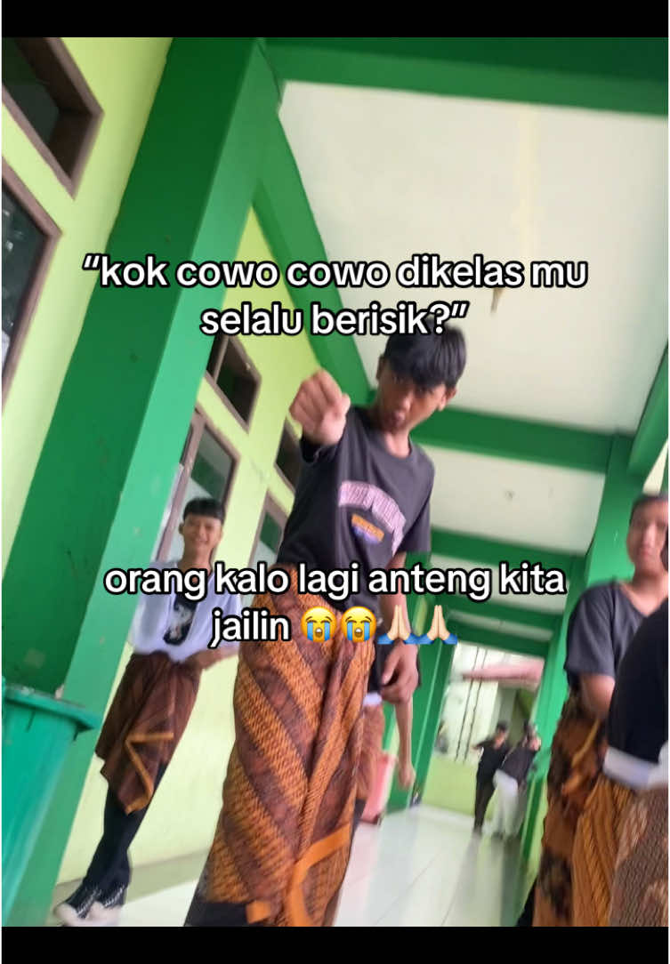 WKWKWK #masukberanda #foryoupage #kelas #fyppppppppppppppppppppppp #relatable #fyp #xyzbca #4u #smpn33kotabekasi #fypシ #class 