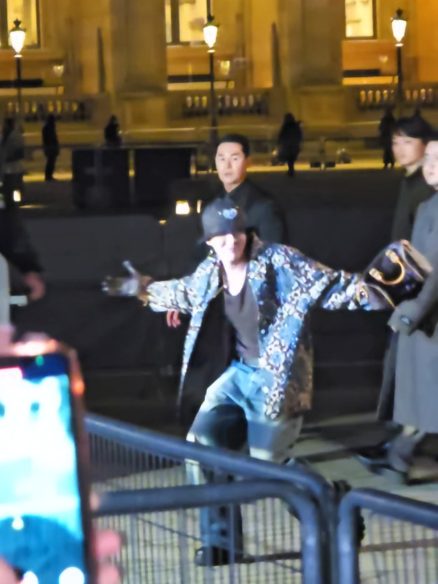 J-Hope for Louis Vuitton 😍 Can't believe I saw him in real life this close 🥹💜 #jhope #lv #defilelouisvuitton  #jhope_bts #2025 #france #BTS #fyp #hoseok #armybts #louvres 