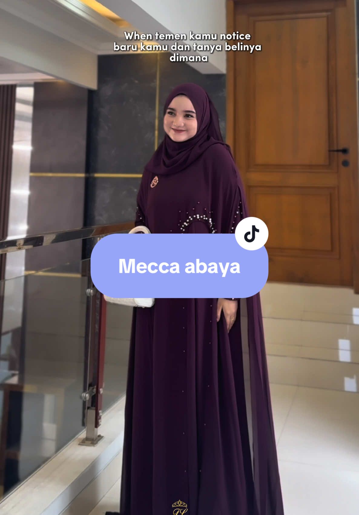 Suka banget kalau lagi pake outfit baru trs ada yang nanyain☺️ #farazlabel #fypシ゚viral #dresslebaran2025 #trendgamislebaran2025 #abaya #gamisluxury #burgundy #pov 