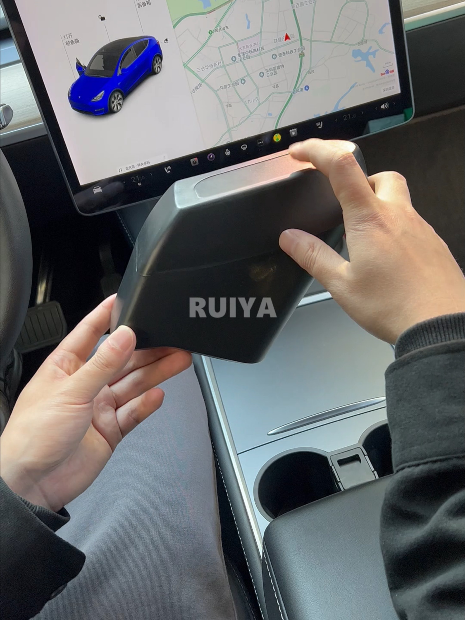 What’s better than a clean car? A clean car with a door trash can. 😎🚗#Ruiya #Ford #fordcampaign #CleanCarGoals#CarOrganization#MessFreeDrive#CarInteriorMakeover#DriveInStyle ##accessories ##foryour