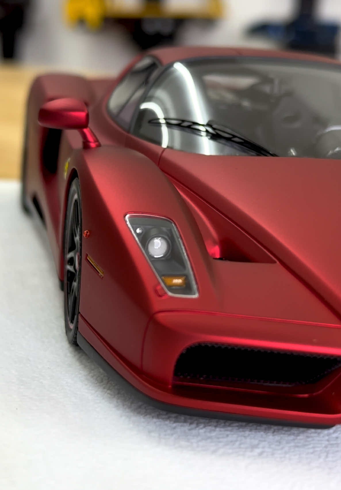 1/18 Ferrari Enzo 12 Cylinder In V5998.80cc 48 valves multiple Injection Resin Diecast Model Car Worldwide Limited 49 units #bossneo #cthtoys #enzo #Ferrari #supercar #diecast 