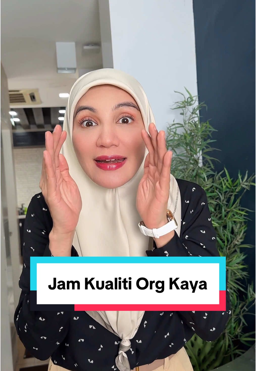 Replying to @Alyn🤍 mama pakai jam biasa biasa je awak. Yang penting cantik dan bergaya. Beli mahal pun sama je fungsi dia. Zaman skrg ni kena berjimat