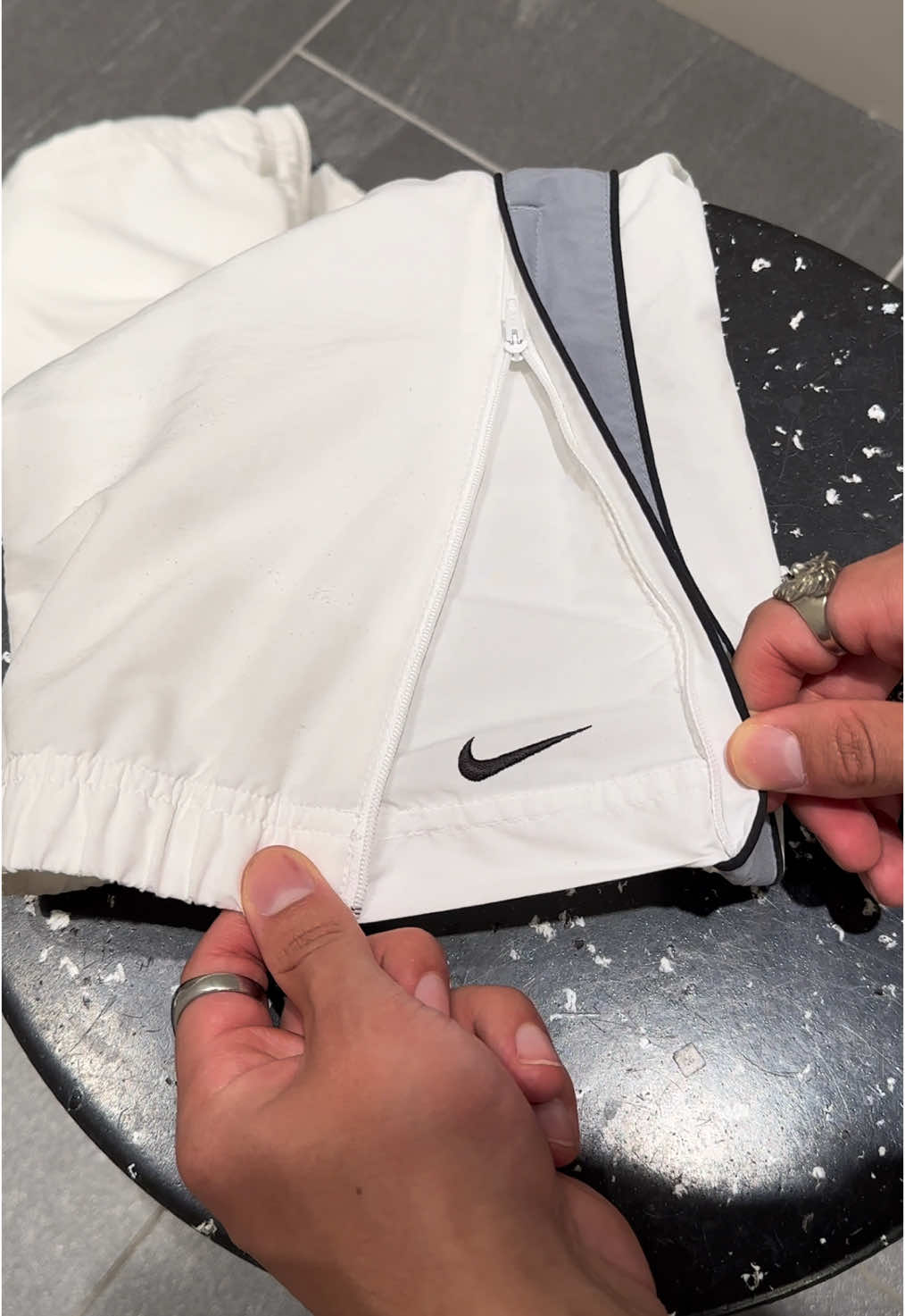 What do you think of this find in NIKE? Plottwist: Nike made it 20 years ago and we have 1 available on our website! Link in bio. #tracksuit #fashion #streetwear #jogger #baggy #trackpants #vintagenike #clothingbrand #fashionfinds #trikko #6pm #sweatsuit