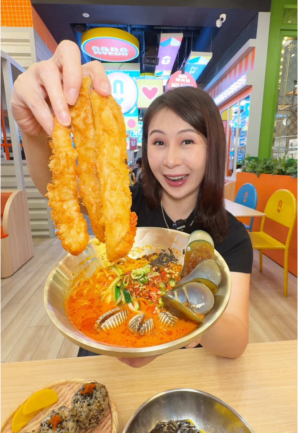 Bekasi gak bisa diem , meleng dikit ada resto Korea baru … menunya otentik tapi rasanya cocok sama lidah kita … udah cobain aja lah @naramyeon.id , #sibungbung #mukbang #kulinerviral #reviewmakanan 