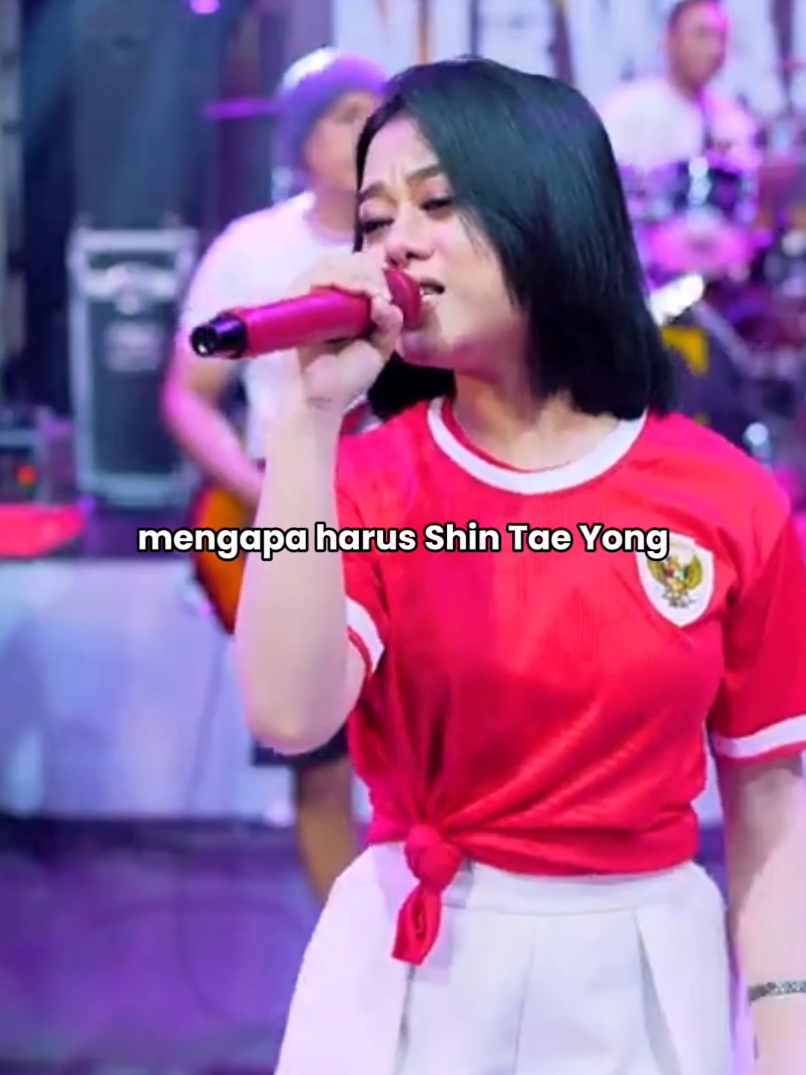 Di puter berulang kali enak juga lagunya  🎙️: Icha Yolanda - Mengapa Harus Shin Tae Yong 🎥: iYon Nirwana #MengapaHarusShinTaeYong #IchaYolanda #IyonNirwana #ShinTaeYong #STY #LaguTimnas #LaguDangdut #TimnasIndonesia #Timnas #PSSI #Januari #2025 #Youtube #Tiktok #Spotify #LirikLagu #LirikMusik #LaguIndonesia #Viral #Trending #Senandung #Cerita #Lagu #Musik #RuangMusik #LaguViral #LaguTop #SenandungCerita #ForYouPage #FYP 