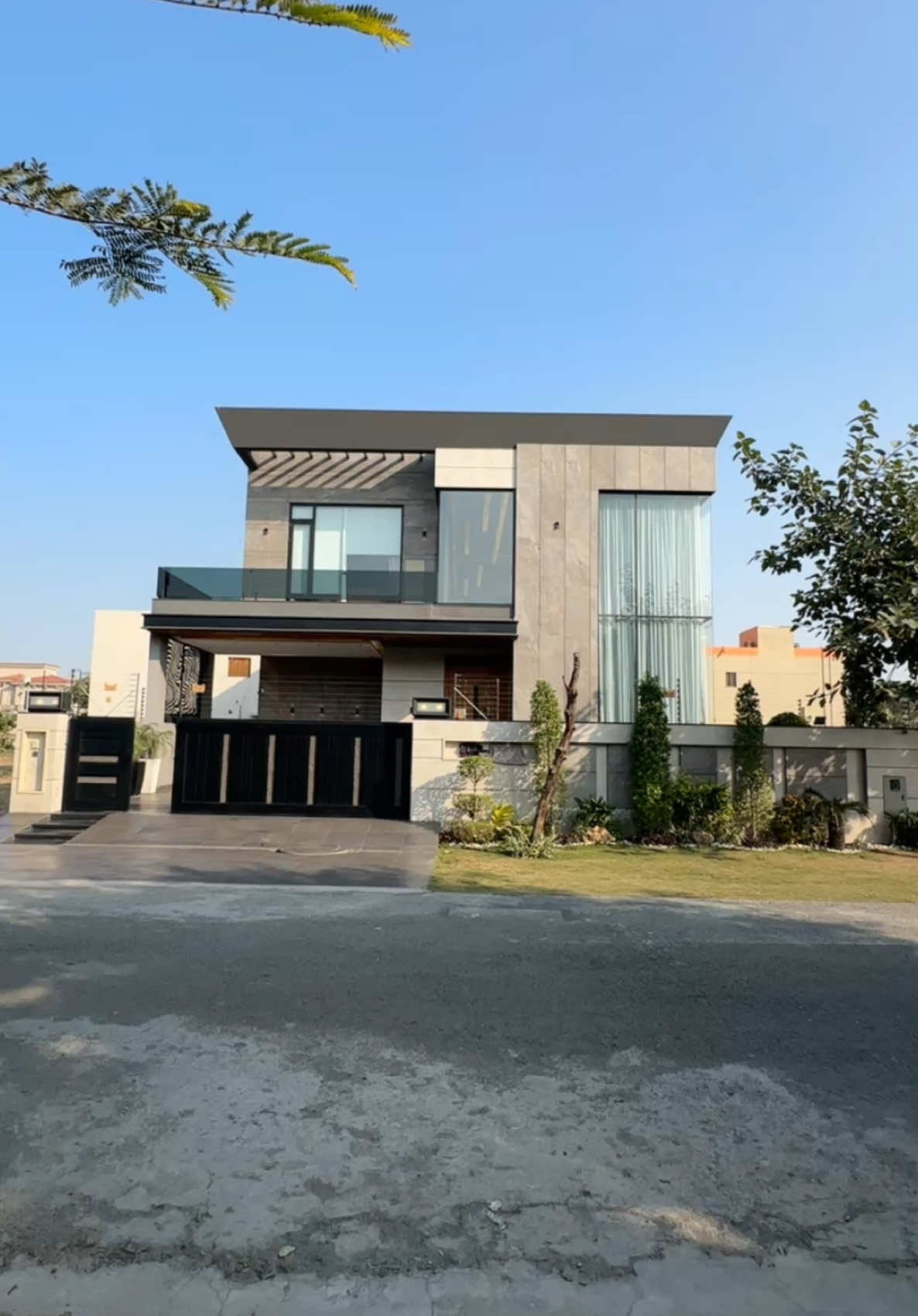 1 Kanal Fully Furnished House With Full Basement In DHA Lahore. 