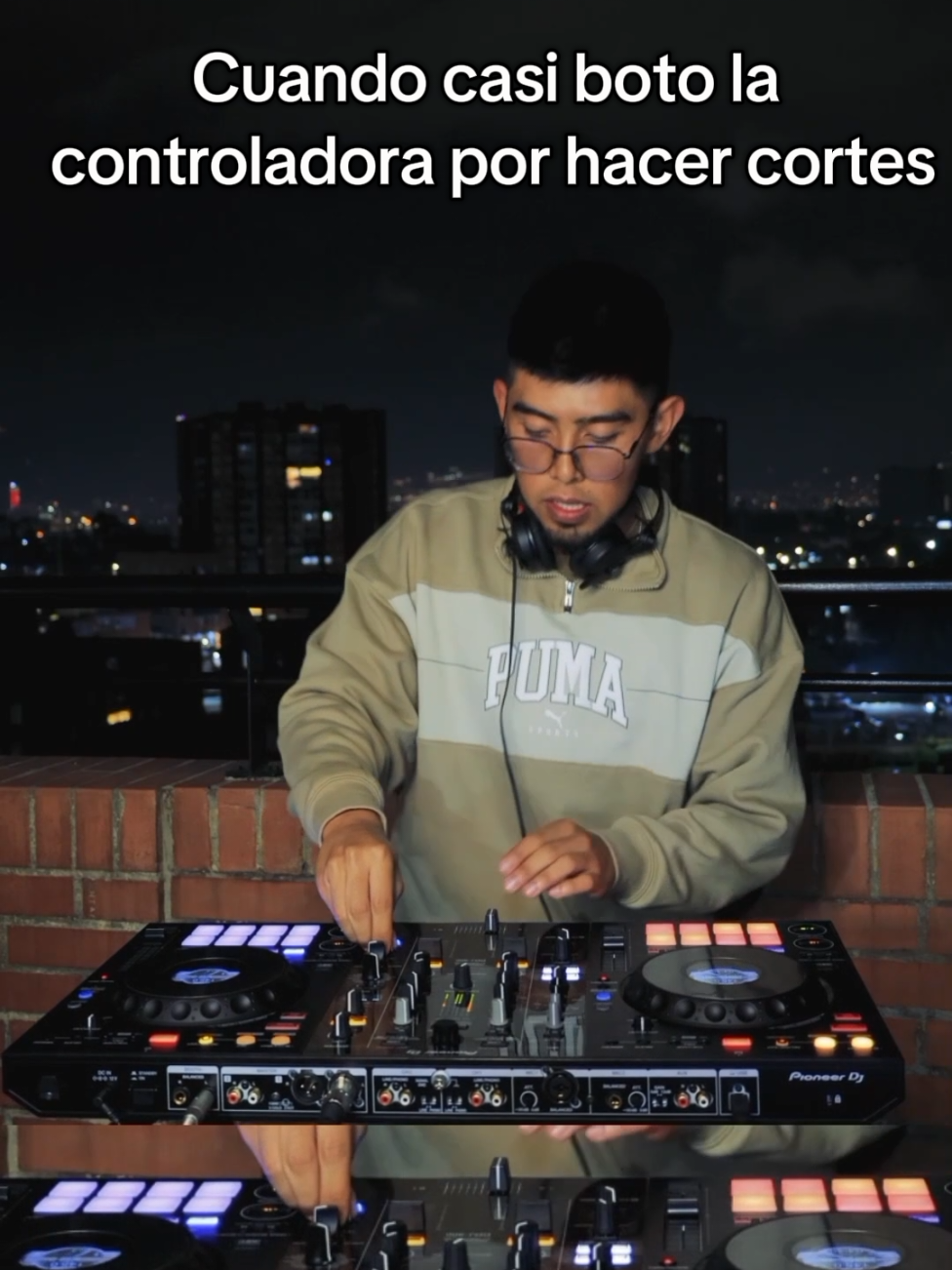 😬😬😬 Me iba emocionando #techno #bogota #hardgroove #musica #mezcla #dj 