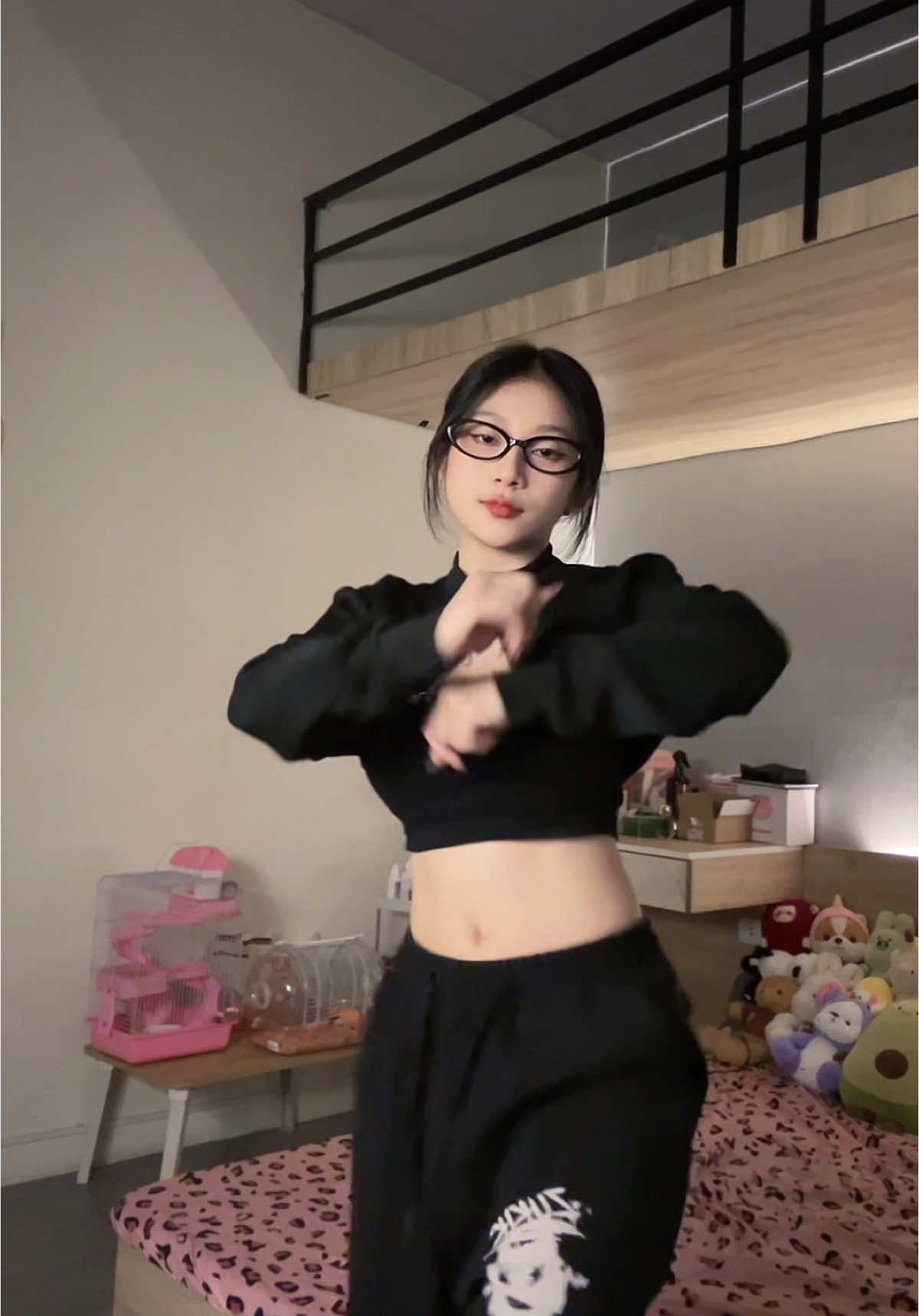 Chắc là đúng nhịp rồi ha 🤔 #linhracy #fyp #tiktokdancevn #viral #xuhuong #trending 