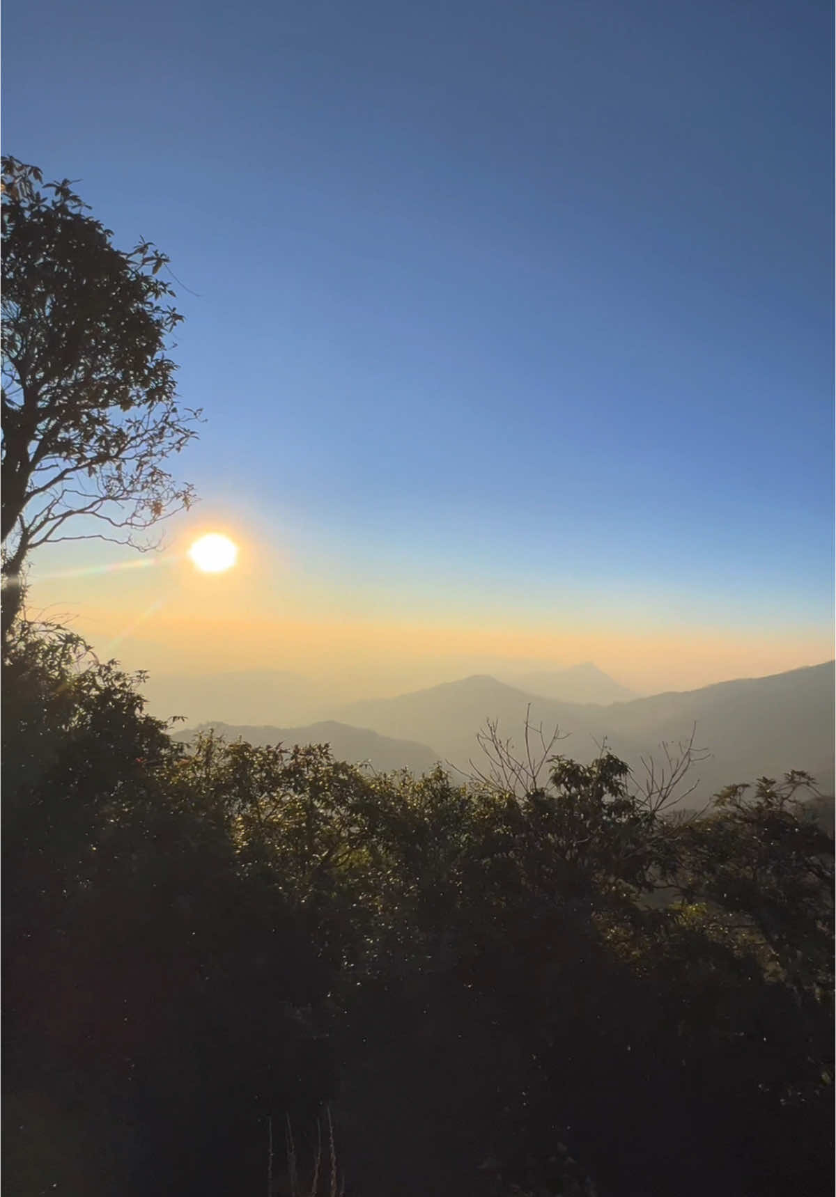 जीवनका महान पाठहरू प्रायः कठिन समयमा सिकिन्छन्।❤️‍🩹 #fyp #nature #foryoupage #naturelover #eveningview #peacefull #Magar #❤️ 