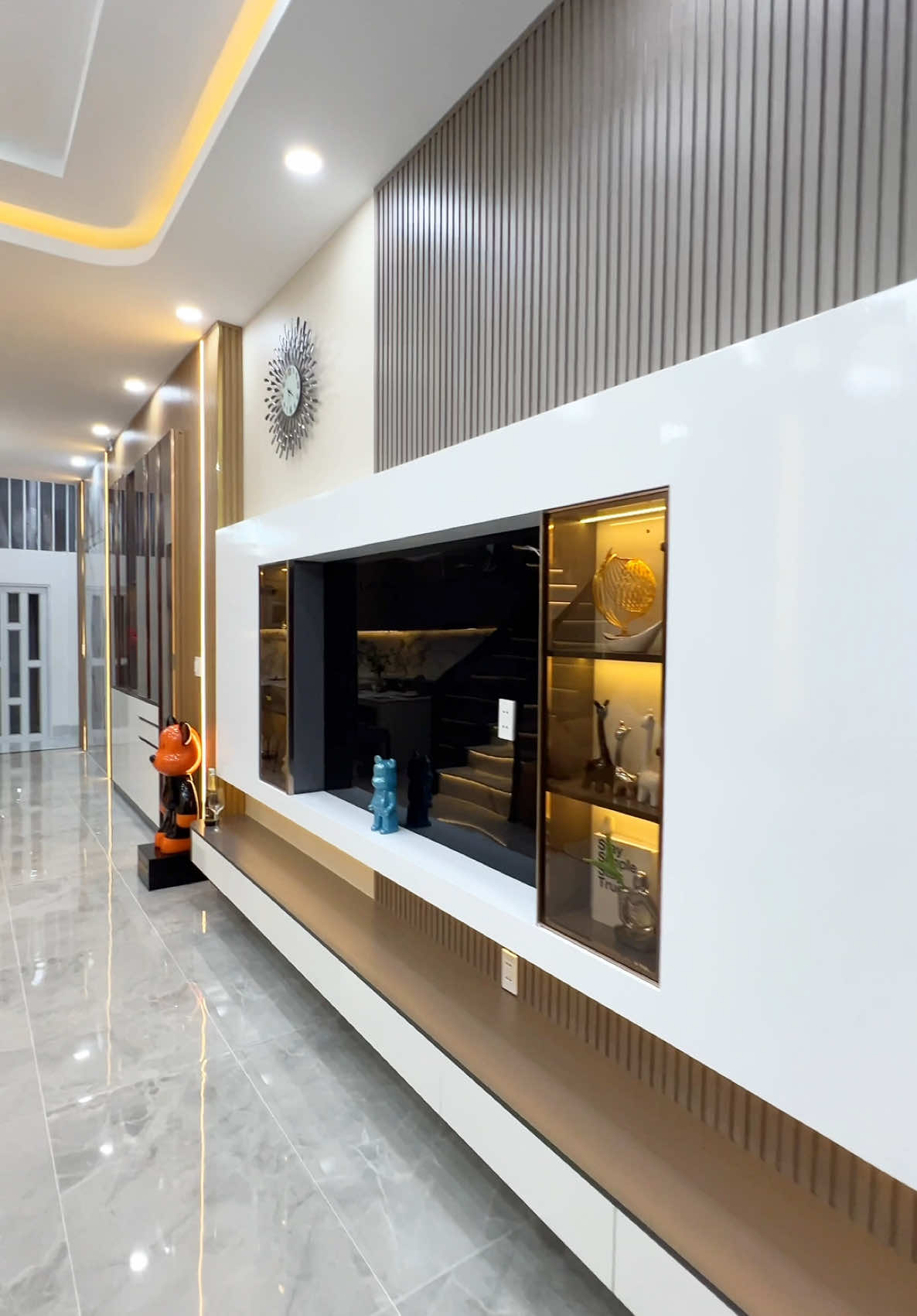 Nhà đẹp sạch sẽ, nội Thất hiện đại sang trọng đón tết. Tết này ai đến cũng phải khen thôi các bác ạ😆  #Noithatnhadep  #thietkenoithat  #xuongnoithat   #Noithatikara  #tubepikara #noithattrungbeo 