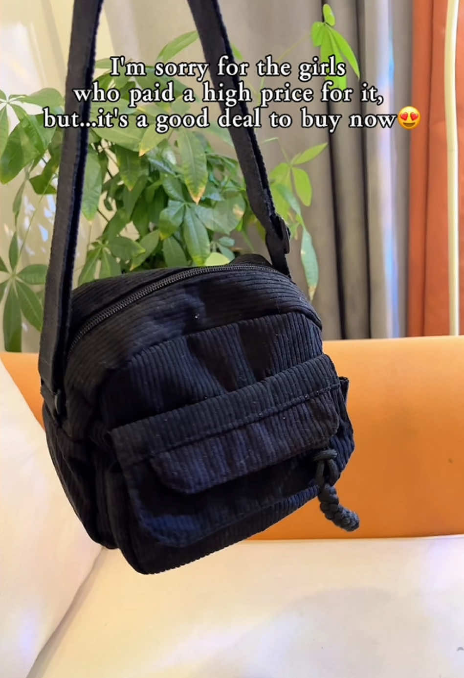 The quality of this brand is excellent, and the price is extremely affordable. It's really worth getting one. The currently trendy corduroy shoulder bags. Ladies' zippered crossbody bags for daily use. Stylish corduroy shoulder bags with adjustable straps. Cute autumn crossbody bags for women. The best corduroy bags are suitable for school, work, and casual wear. Lightweight and roomy shoulder bags for women. Practical zippered crossbody bags for women. Fashionable daily-use shoulder bags for women. These bags are made of soft corduroy and have a secure zipper closure. Women's corduroy shoulder bags. Affordable and fashionable bags for daily use. #CorduroyBag #TrendyCrossbodyBag #WomensEverydayBag #ZipperShoulderBag #AdjustableStrapBag