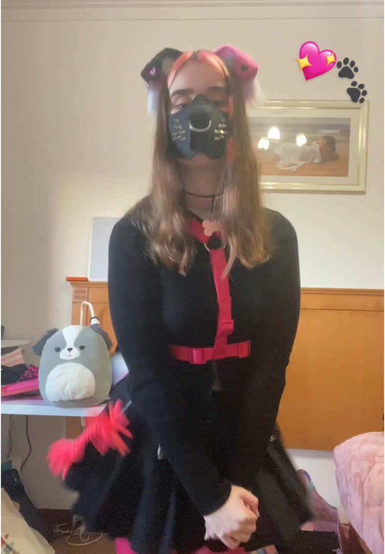 Tail wags!! 💖🐾 #kemonomimi #doggirl #inumimi #pupmuzzle #puppygirl #puphood #puppyplay #petplay #pupplay #puplay #ravepup #scene #alt 