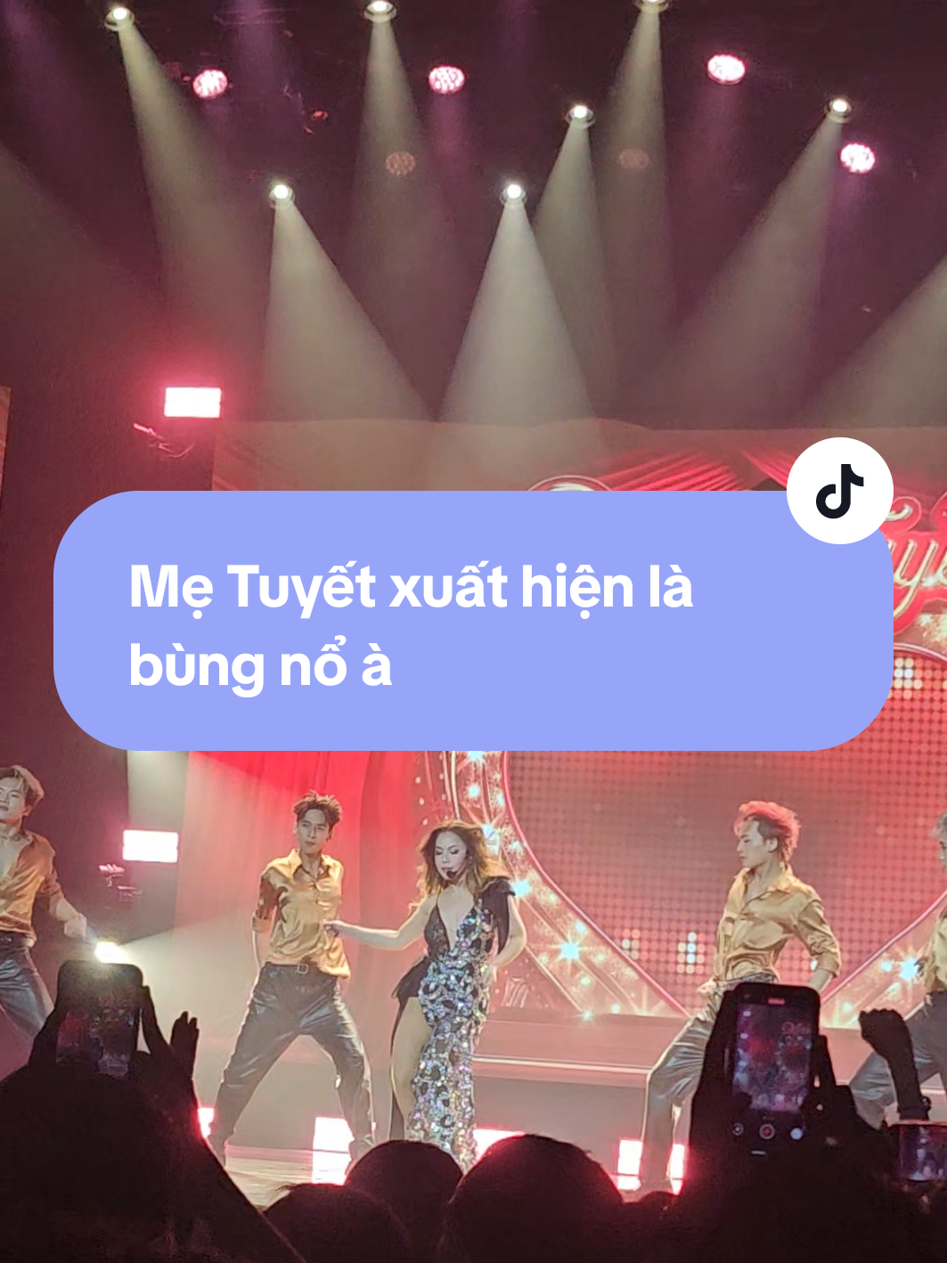 Mẹ Tuyết xuất hiện là bùng nổ à @Đi xem show không? #minhtuyet #ngocphuoc #vutrusao