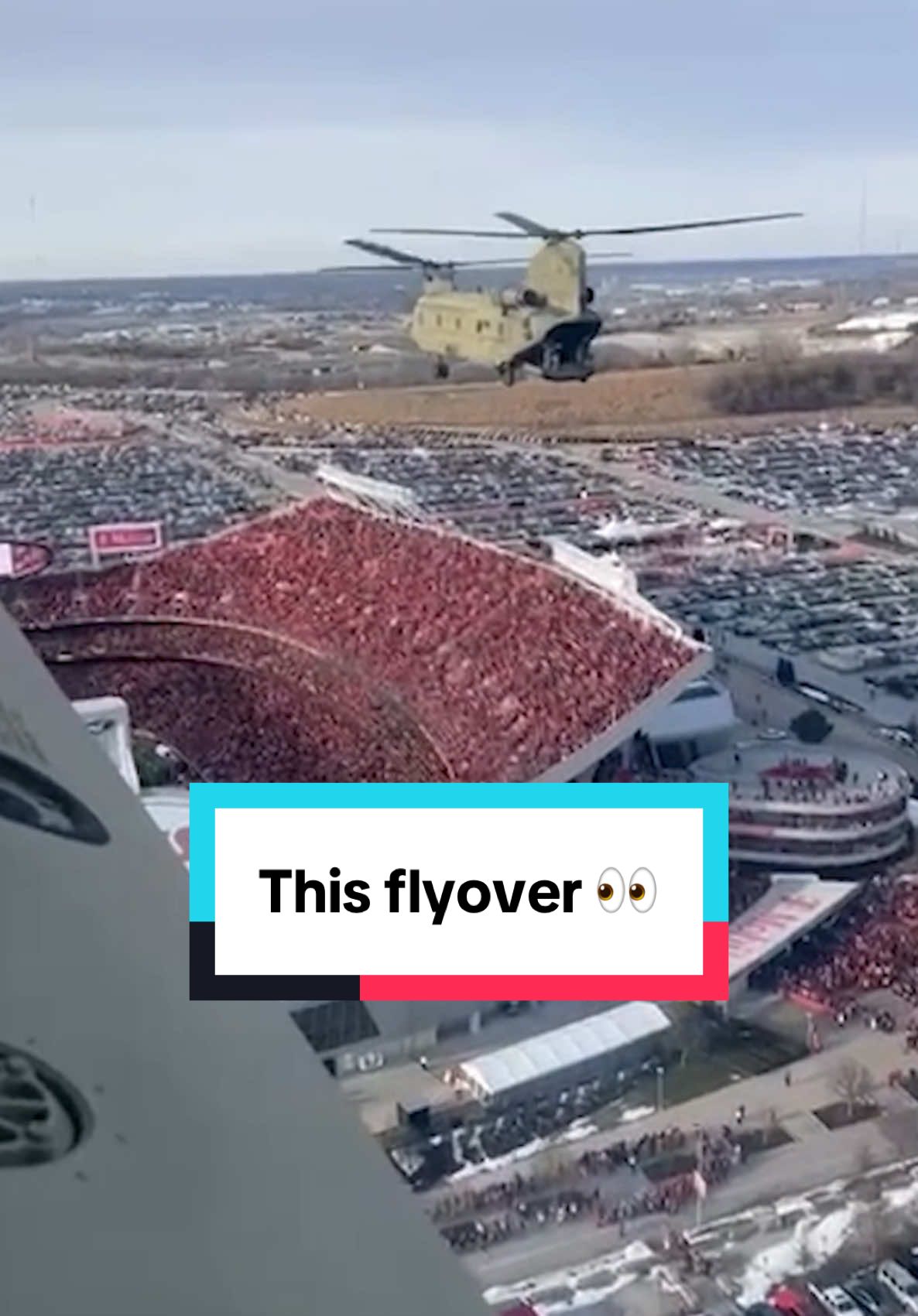 Another look at the CH-47 Chinook flyover from the Divisional Round ‼️ #chiefs #nfl #flyover #usa🇺🇸 