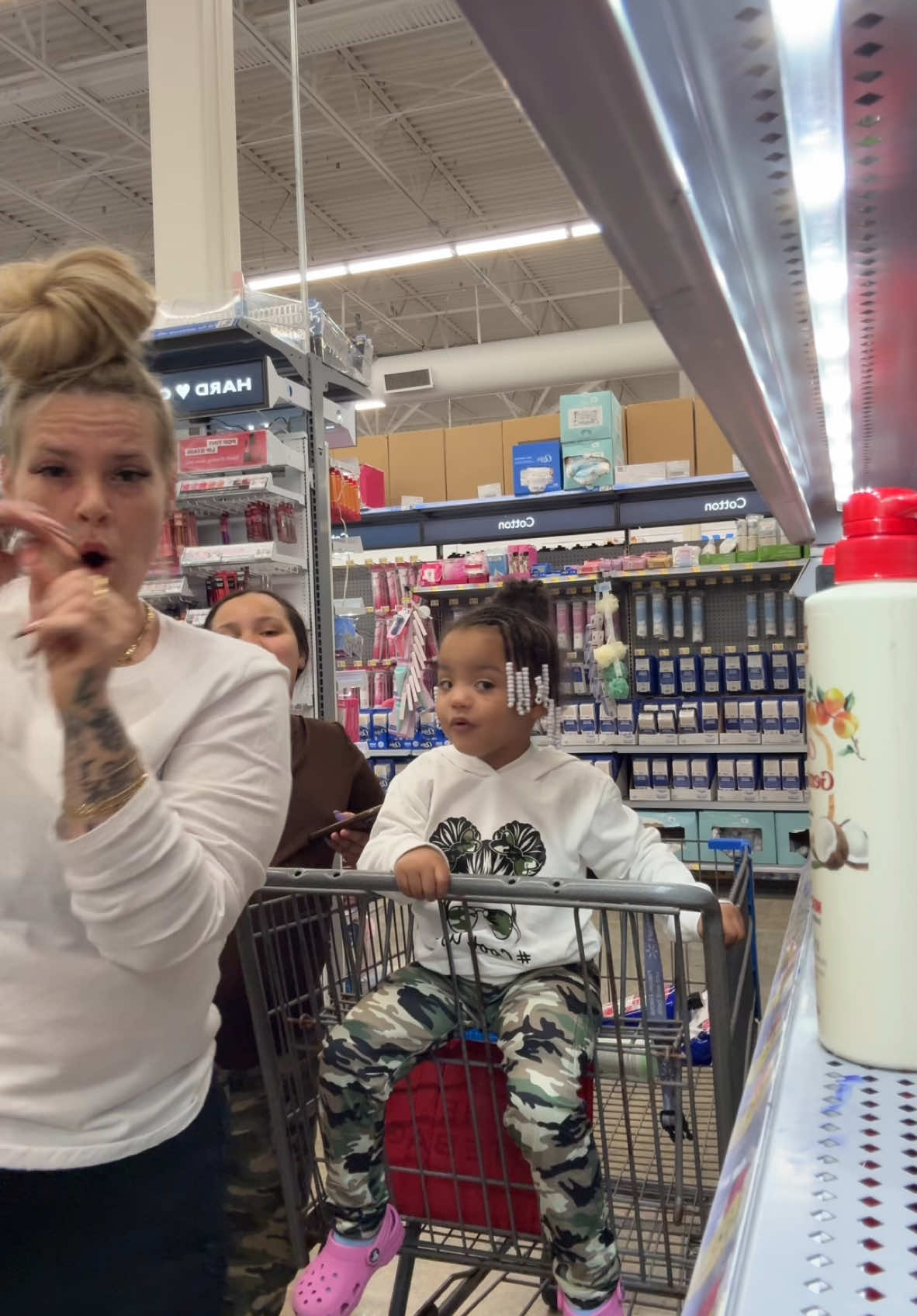 Random Walmart trip with my baby girl and my little sister🖤 @Bloom Nutrition #bloompartner #fyp #nunezfamilyof4 #nunezfamilyof4realitytv #spotlight #mamacookie 