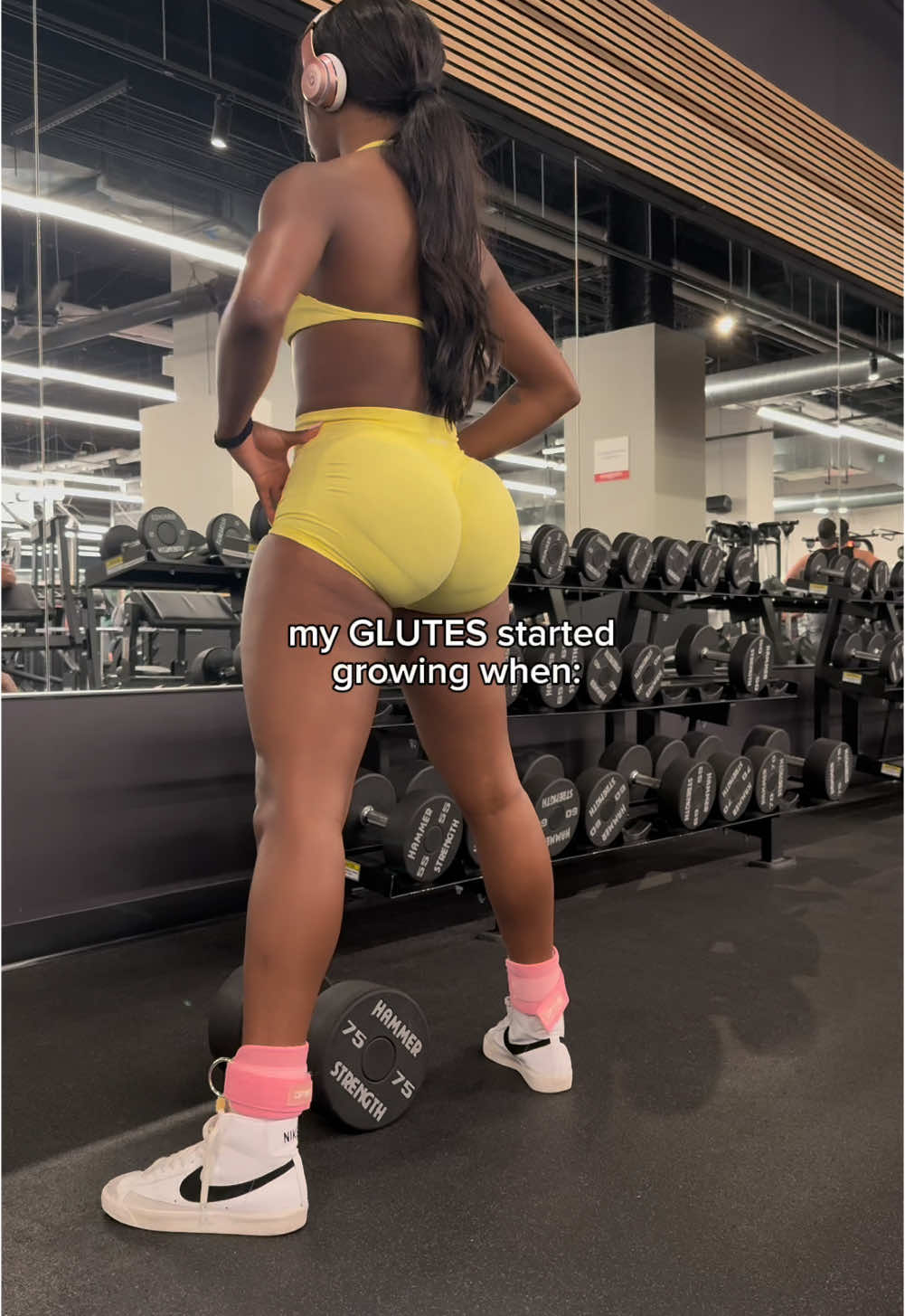 If you guys need some guidance on a plan that guarantees glute growth 🍋 my Glute Glow Up Challenge Launches Jan 27th!  What's included: - 6-weeks of workouts designed for results - Video demos for every movement - Specialized weights tracking feature to track your progress - Cardio recommendations - Mobile app access - Private community for support & accountability (let’s hangout!) - Beginner friendly @DFYNE code: TAVI 