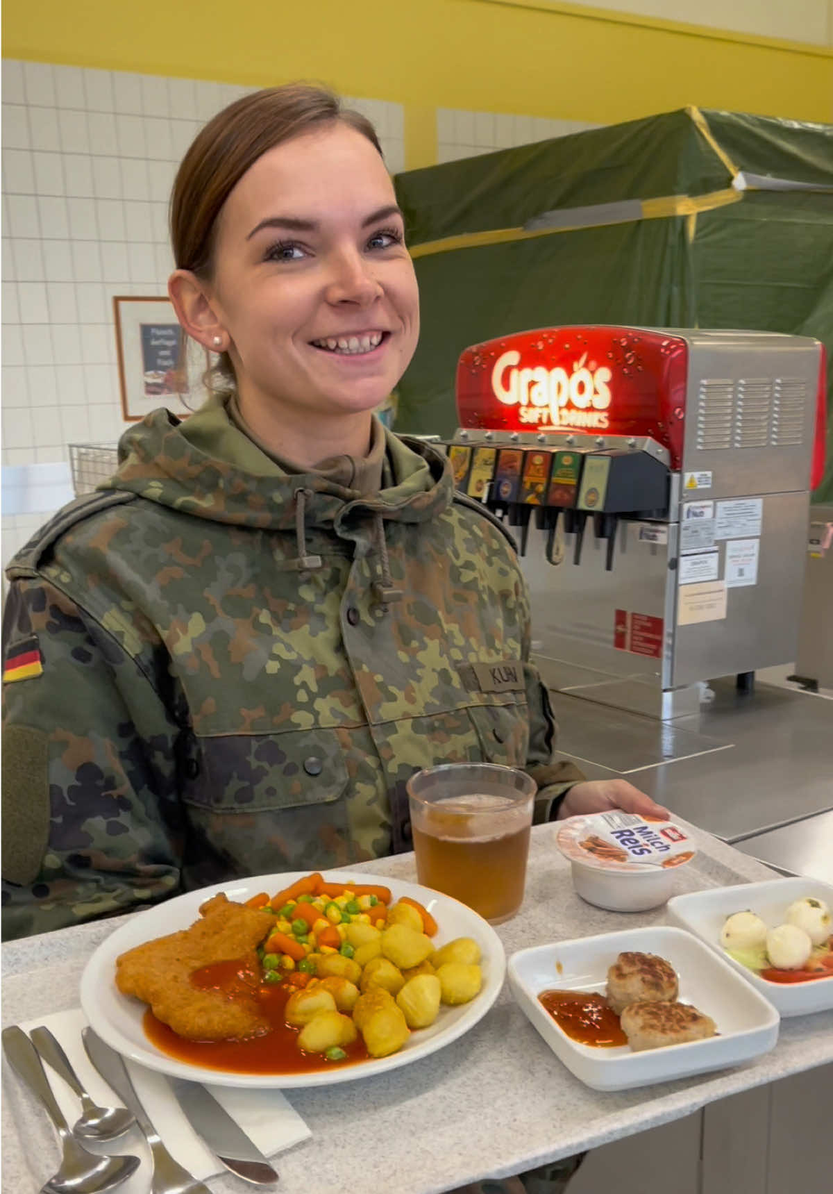 Alles kann warten, NUR das Essen nicht 😜🫶🏻 #bundeswehr #miltok #deutschland #fyp #bundeswehrkarriere #militar 