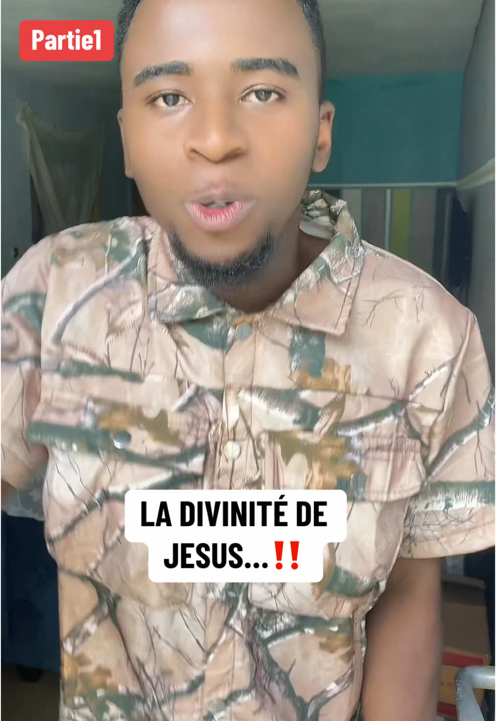 JESUS EST DIEU.