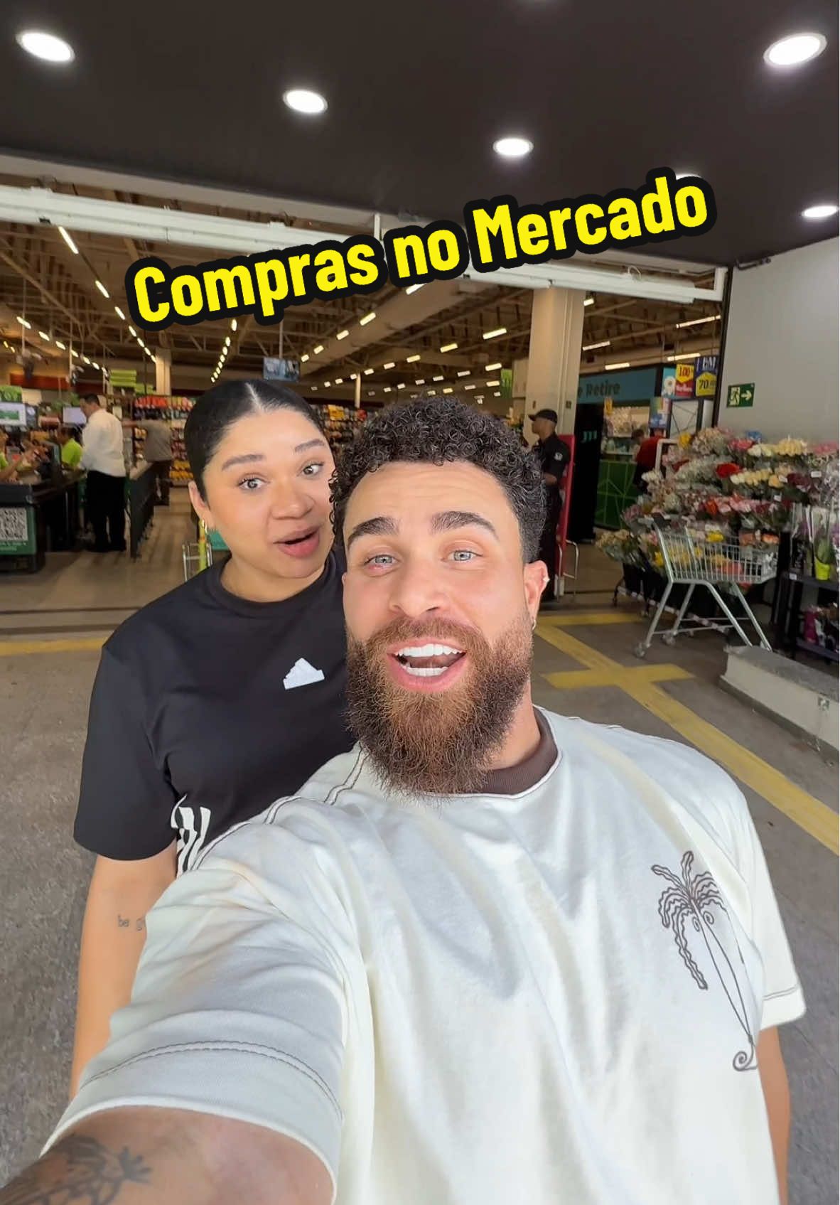 caos com a @Eloá🍋 no mercado • 😂 #fy #fyp #resenha #mercado #comida #compras #viral 