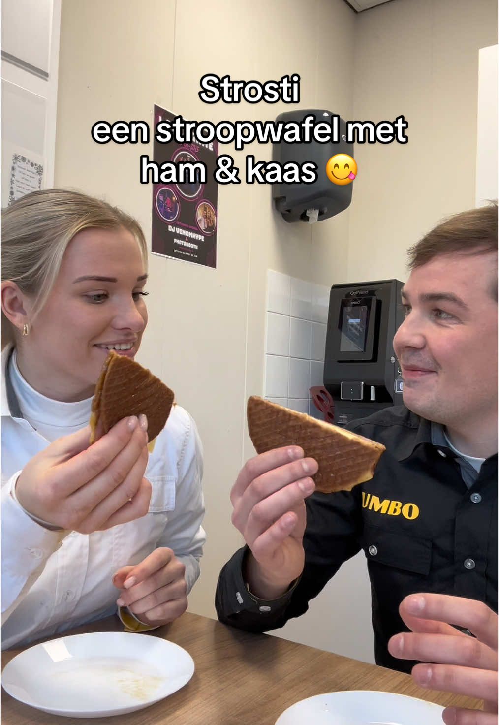 Strosti, een stroopwafel met ham & kaas 😋 #Jumbo #Stroopwafel #snack #tosti #combi #grappig #fy #food #trending #viralfood @Jumbo Supermarkten @Jumbowerkt @ietsmetpils 