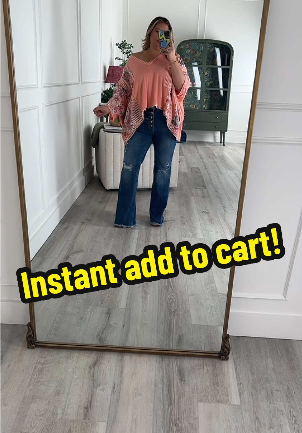 Are you ready for the best pair of flare jeans EVER?! Instant add to cart moment. 💕😍🤩👖🤌