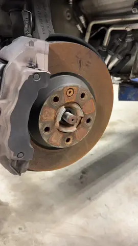 Stuck CV Axle? This Mechanic Trick Never Fails! #mechanic  #mechanictrick #mechanics #automotive #tricks #hacks #mechaniclife #autorepair #AutoTechnician 