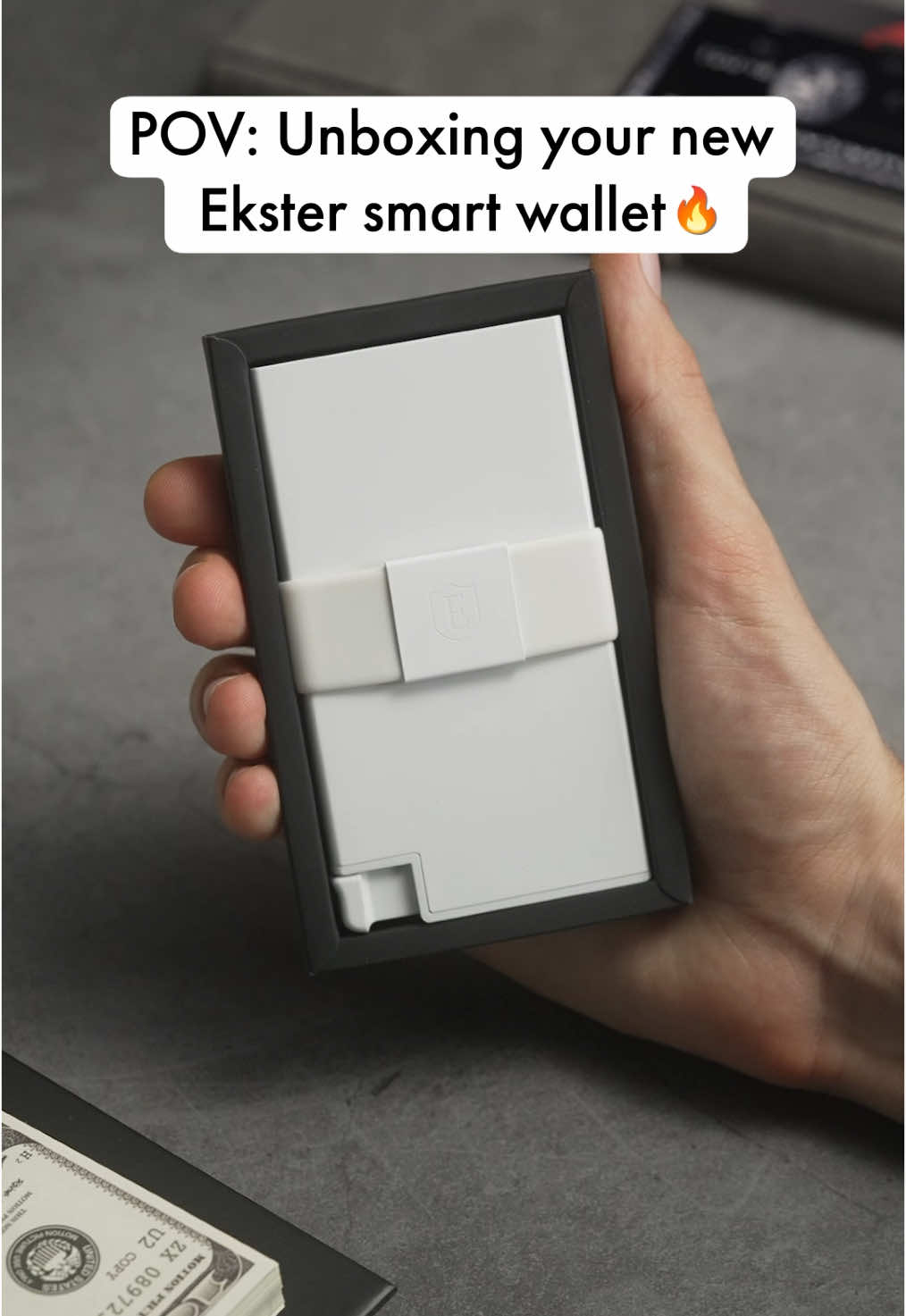 POV: unboxing your new Ekster smart wallet 🔥 #wallet #unboxing #asmr #asmrunboxing 