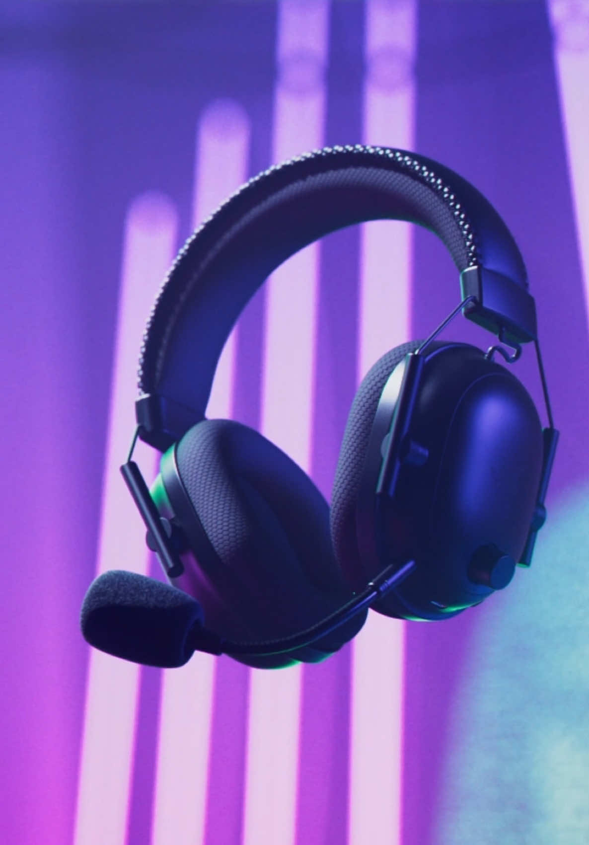 Hear everything with the Razer BlackShark V2 Line for Xbox, PlayStation and PC! (Credit @FRENCH FUSE) #razer #GamingOnTikTok #gaming #memes #razerheadset 