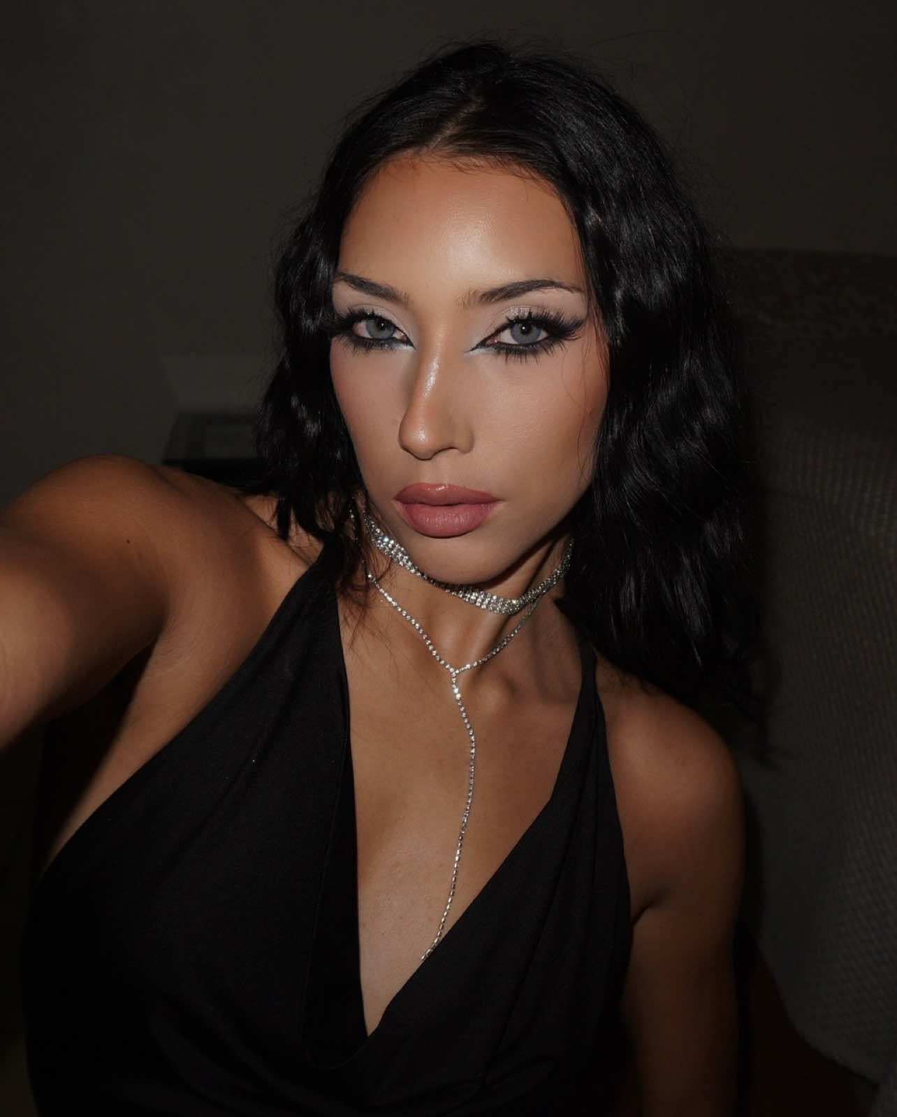 Can’t get over this transition 🖤 #makeup #makeuptrend #makeuptransition 