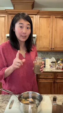 Ancient wisdom for girls’ special time - ginger tea with brown sugar. #foodhacks #tea #gingertea #chineserecipes #periodcramps #ginger 