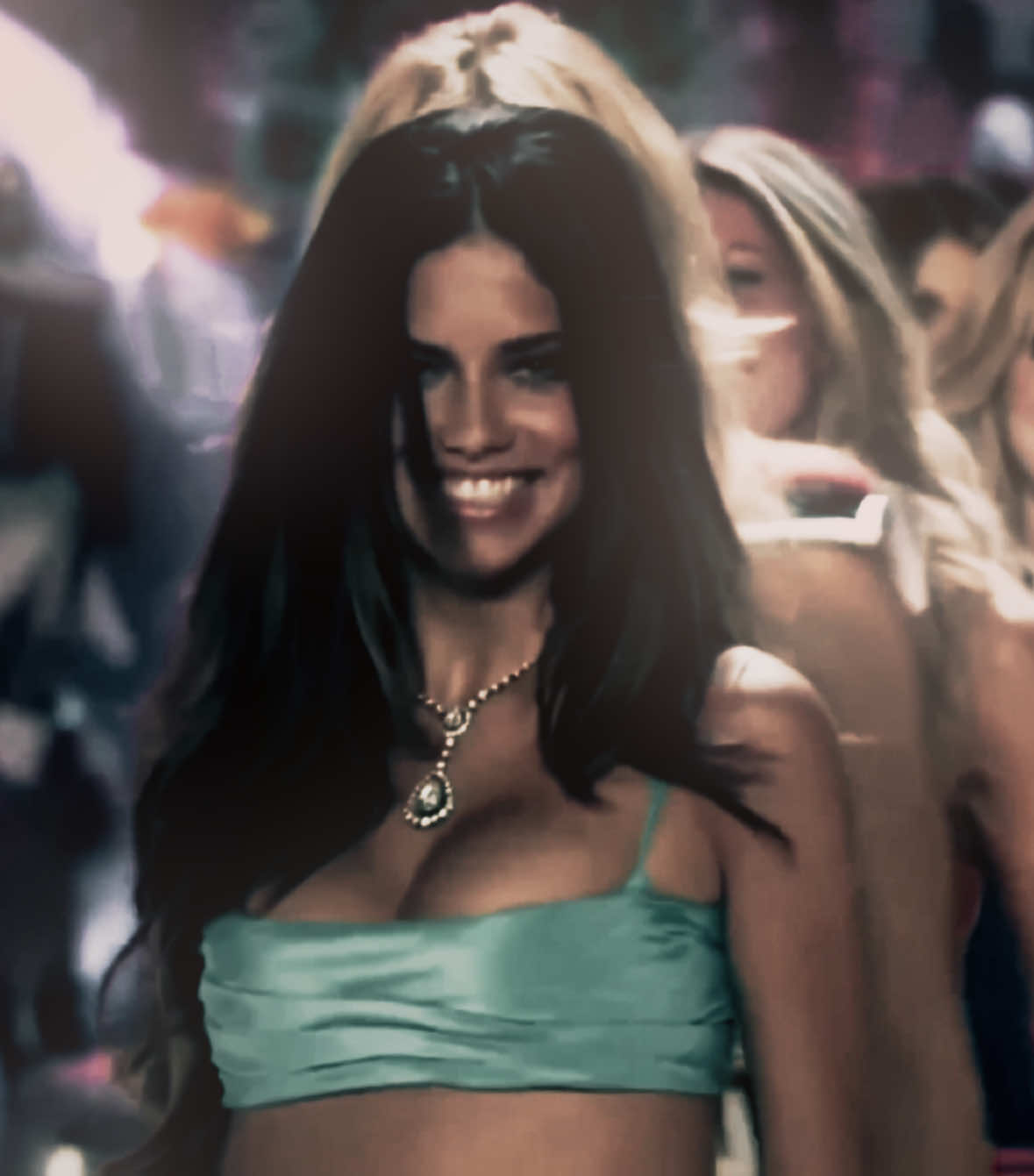 Queen - ib:@H3IZT - #foryou #adrianalima #adrianalimaedit 