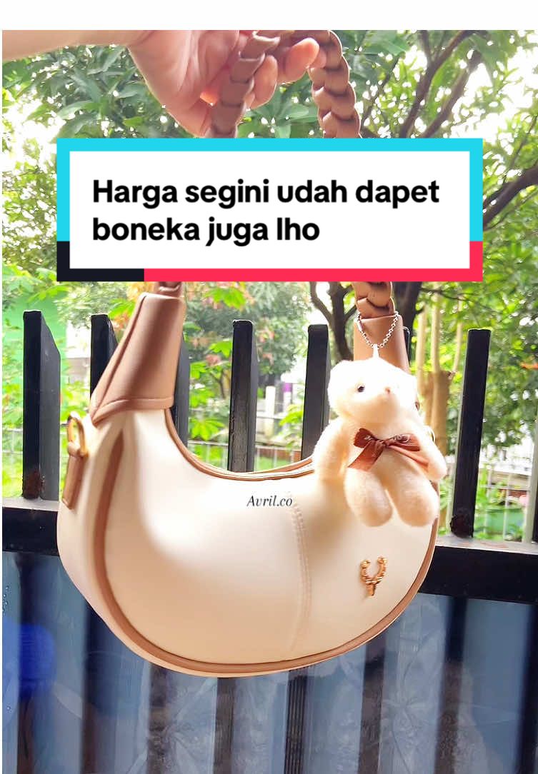Murce kan ? Co sekarang say. #tas40ribuan #tasbulansabit #tasmurahpremium #tasmurahkekinian #slingbag #shoulderbag #fashionkekinian #tiktokviral #taselempangwanita #tasselempangterbaru2025 #fyp 