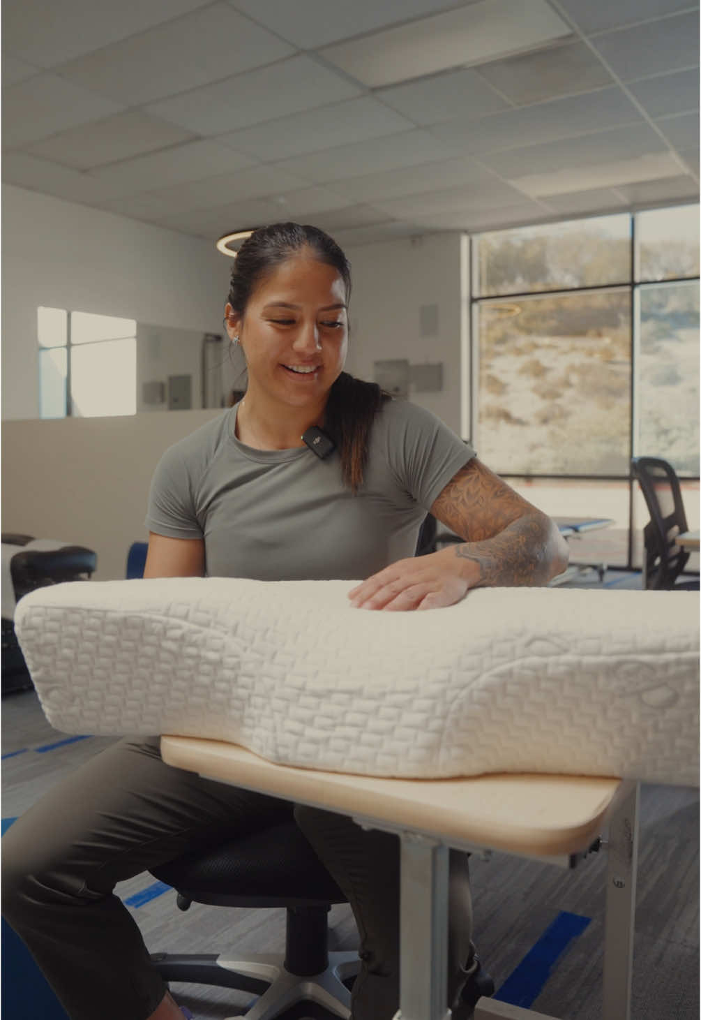 Wake up refreshed and pain-free with the Dosaze Contoured Orthopedic Pillow. Designed to cradle the natural curve of your neck, this premium memory foam pillow provides optimal support for a restful, rejuvenating sleep. ✔ Supports healthy neck curvature ✔ Works for side, stomach, and back sleepers ✔ Naturally cooling & anti-microbial fabric ✔ Removable cover for easy washing Say goodbye to waking up with neck, shoulder, or back discomfort—experience the comfort you deserve every night! http://bit.ly/Dosaze_DrAguero • • 🎥: @Julio Areas  • #chiropractic #dosazepillow #dosaze #neckpain 