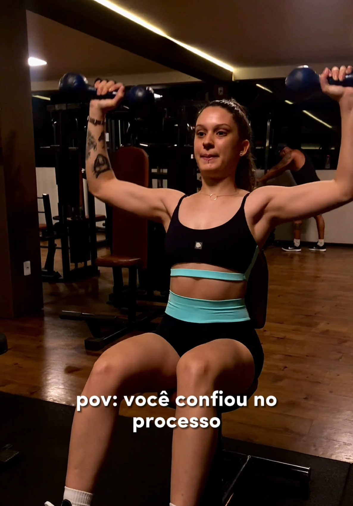 Só mudou os pesos 🤣 #confienoprocesso #GymTok #melhorversão #fit 