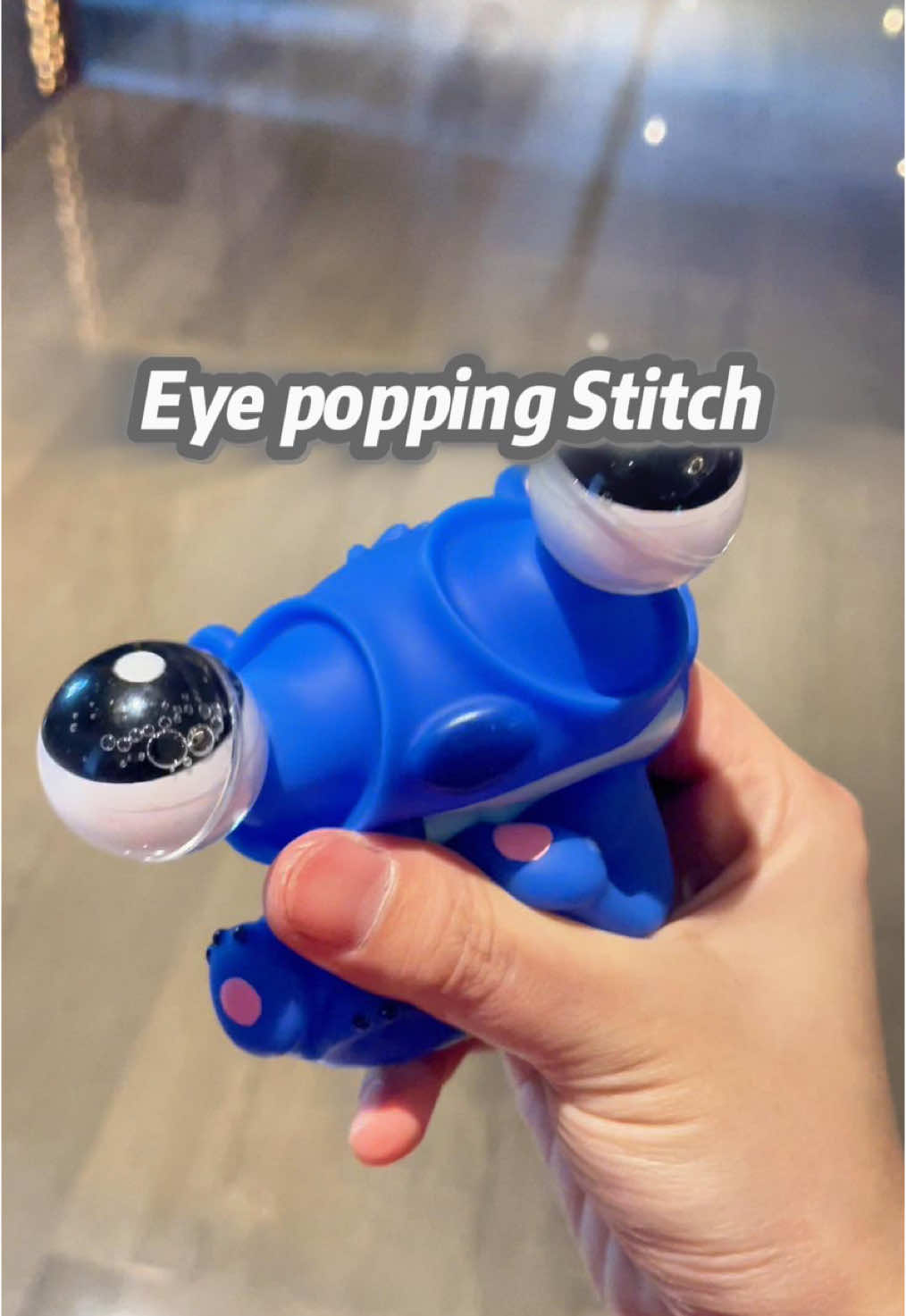 This bulging-eyed Stitch was given to me by a friend.Whenever I feel unhappy,I pinch it. It’s really fun,hahahaah!😂👀😍#gifts #toys #fypシ #eyepopping #squeeze 