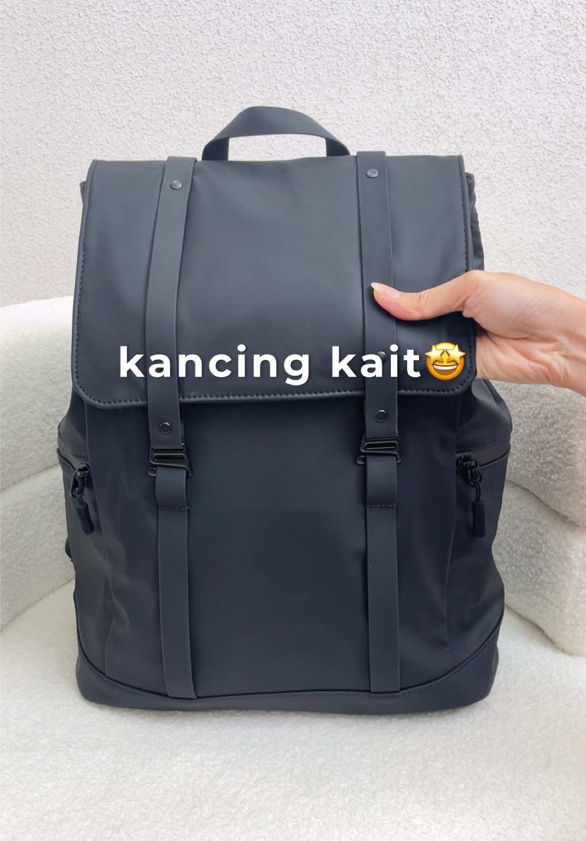 Backpack tempur cocok buat musim hujan! Kenalin Boni Backpack, ransel terbaruuuu✨ #BoniBackpack 