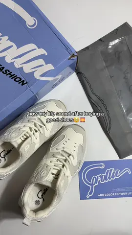 finally found an affordable and comfortable shoes🥹‼️ #corolla #corollashoes #corollashoesofficial #shoes #shoe #rubbershoes #footwear 