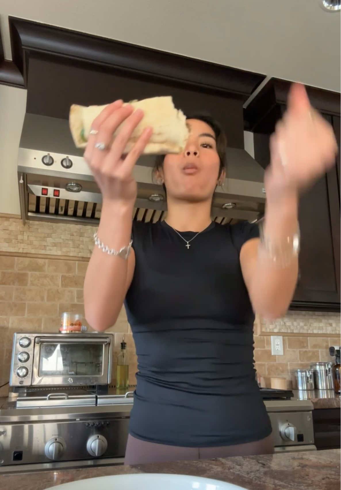 make lunch w me! 😋🥙 #pitawrap #foodisfuel #postgym #foodasmr #traderjoesmeal