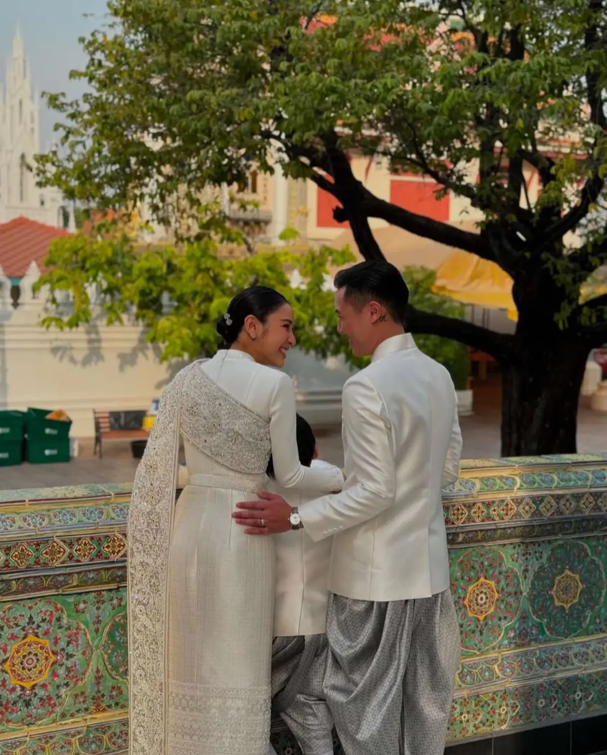 ที่ล่าสุดได้เข้า💍💞รับพระราชทานน้ำพระพุทธมนต์ ที่วัดราชบพิธฯ เมื่อช่วงเช้าที่ผ่านมา 🥰❤️❤️🫶🏻 . #แพทณปภา #pat_napapa ##แต่งงาน #เรสซิ่งลูกแม่แพท #พ่อพีแม่แพท  #ข่าวบันเทิง 