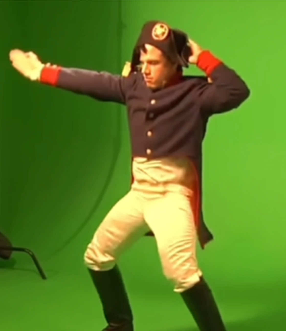 Napoleon dancing to Napoleon vs Napoleon rap battle #napoleonbonaparte #napoleondynamite #napoleon #epicrapbattlesofhistory #napoleonicwars #fyp #france 