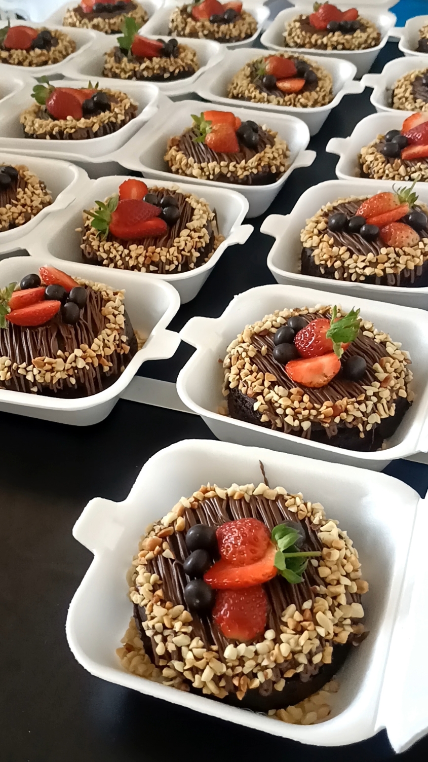 Mini Brownies strawberry #browniescoklat #strawberry #cakecoklat #brownieslumer #cakeenak #cakenyoklat #cakepriok 