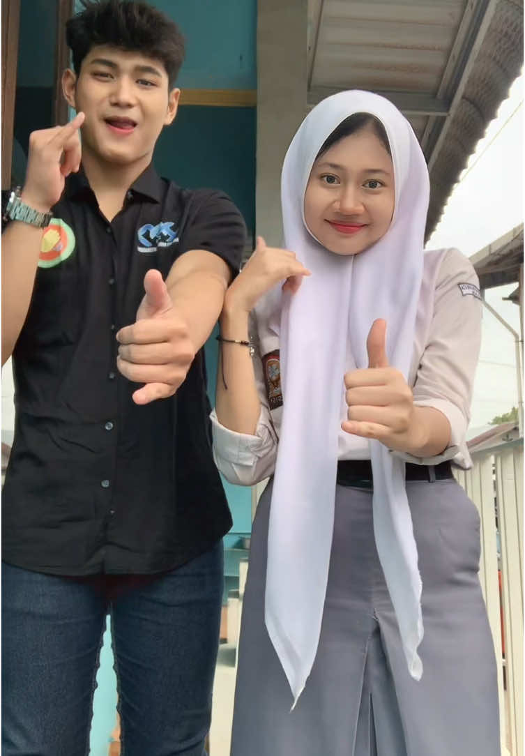 nurut ae disuruh joget wkwk