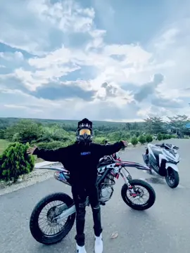 #fotolive #fotolivesupermoto ##hodie#mercy #supermoto #supermotoganteng #supermotoindonesia #fypp #fypシ #fyppppppppppppppppppppppp #supermotomedanfyp 