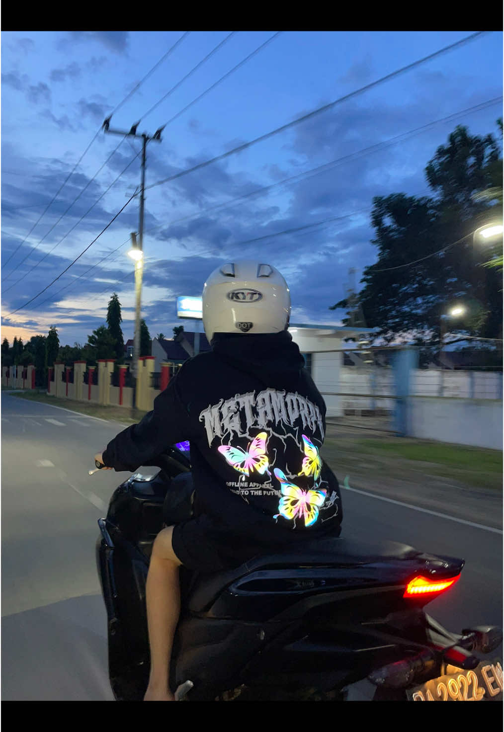 Hoodie reflektif for u 🦋💫⭐️ #hoodie #hoodieoversize #hoodiejumper #hoodiereflektif 