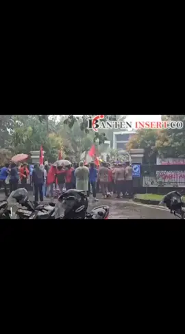 Aksi demo Bentrok dengan pihak keamanan  #brekingnews_tiktok #reels #ai #tiktoknews #brekingnews #tiktokviral 