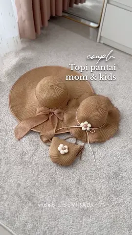 🛒 Topi Pantai Dewasa | link bio no 626 🛒 Topi Pantai Anak | link bio no 627  🛒 Disc 10% CO di SV | link on bio  Couplean topi pantai bareng si kecil. Topi jerami lebar jadi cantik banget. Topi anak satu set sama sling bag gemes 😍 #topipantai #topipantaijerami #topipantaianak #topipantaijerami #pantai #topiliburan #topiholiday 