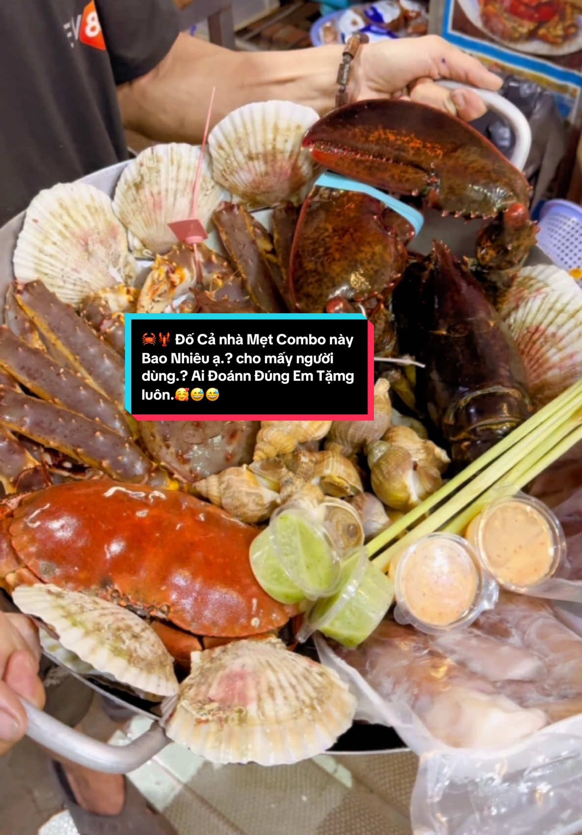 🦀🦞 Đố Cả nhà Mẹt Combo này Bao Nhiêu ạ.? cho mấy người dùng.? Ai Đoánn Đúng Em Tặmg luôn.🥰😅😅#langhaisanmix  #cangmixcangngon #haisannhapkhau #xuhuong #hochiminhcity #tomhumalaska🦞 #cuahoangde🦀 
