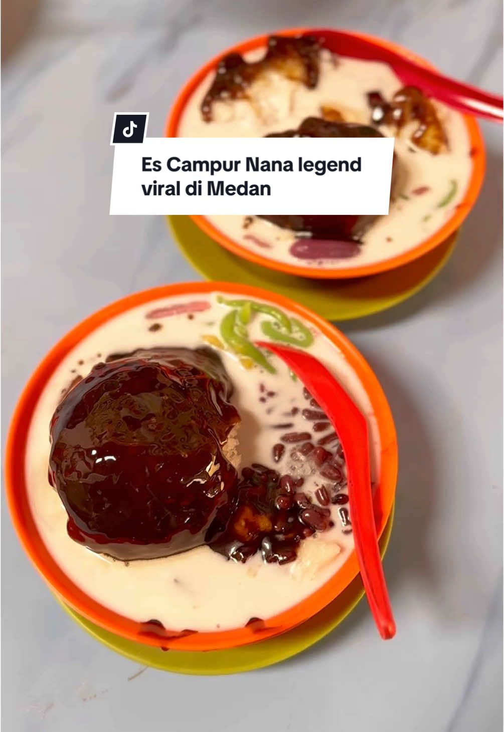 Es Campur favorite siapa nih,yang liat dari vidio aja udah tau kalau gula arenya memang beneran kental banget😋 #escampurnana #escampurmedan #kulinermedan 